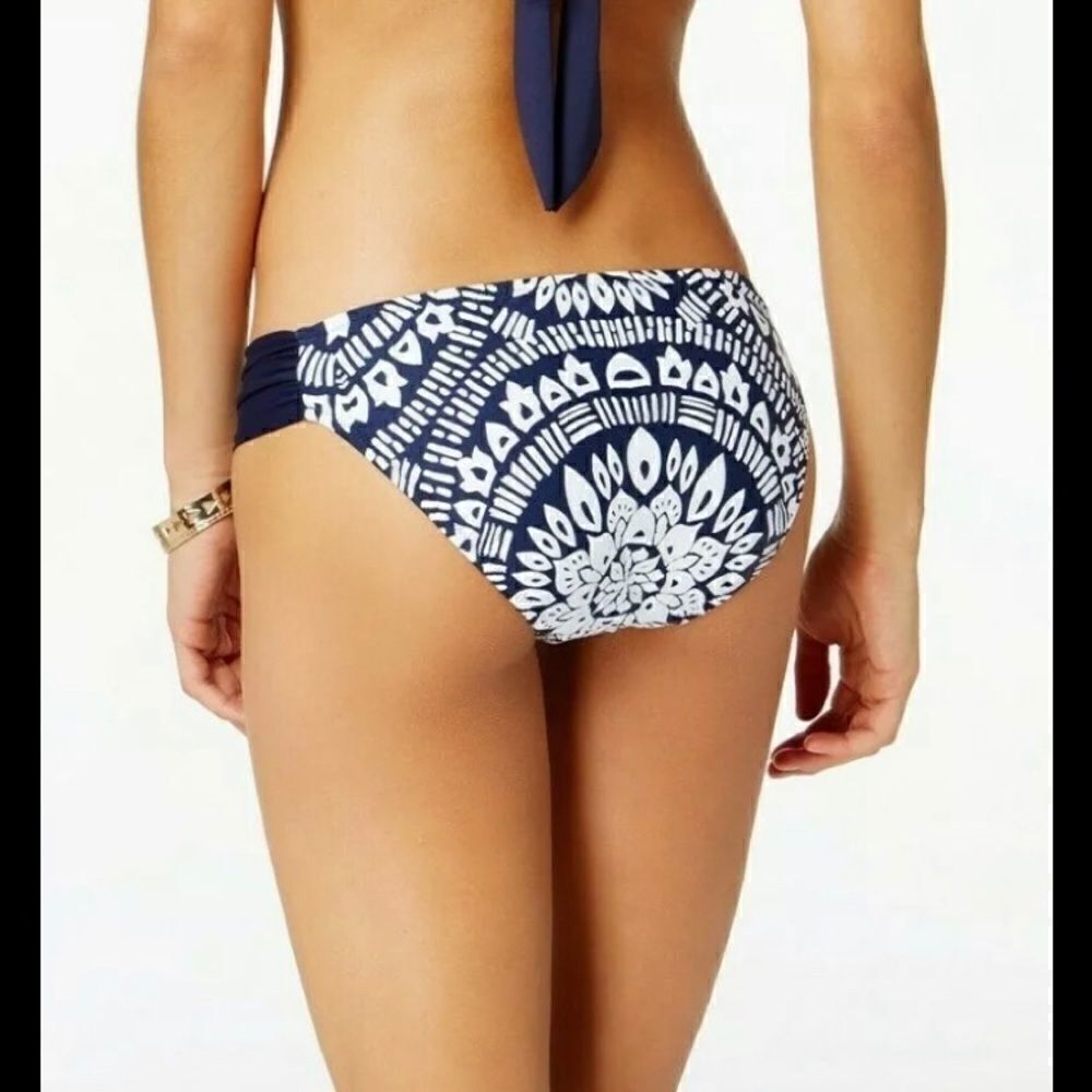 ..Trina Turk Indochine navy & white bikini bottoms. Size 4 - Picture 3 of 9